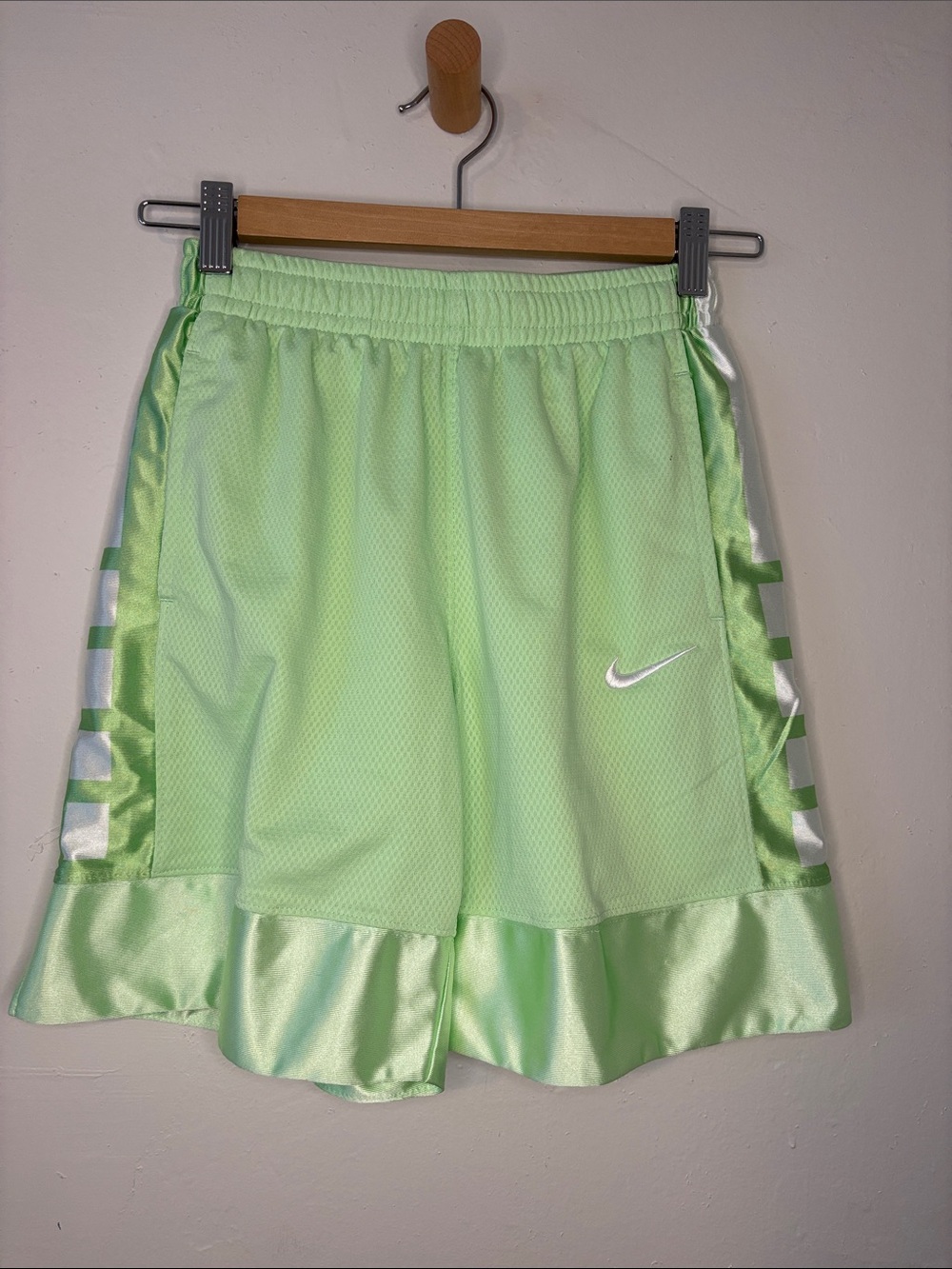 🌸 Nike Youth Medium Light Green Satin-Trim Basketball Shorts